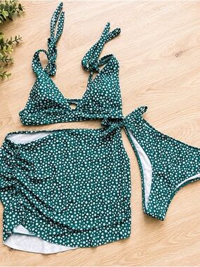 Green Floral 3-Piece Bikini Set with Wrap Skirt Size Large